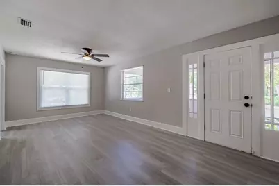 1401 12th Street S, Saint Petersburg, FL 33705 - Photo 3