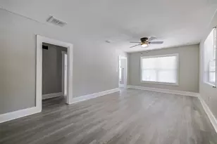 1401 12th St S, Saint Petersburg, FL 33705 - Photo 5