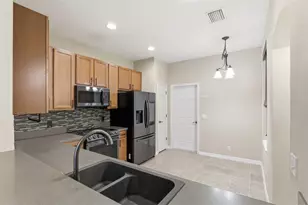 11840 13th Way N, Saint Petersburg, FL 33716 - Photo 9