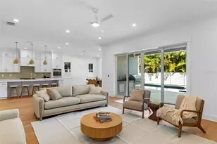 3904 Greenwood Dr, Tampa, FL 33611 - Photo 9