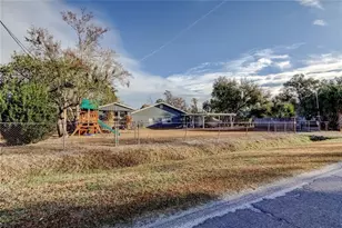 8719 S Meadowview Cir, Tampa, FL 33625 - Photo 9