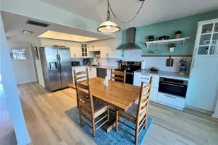 6257 Cape Hatteras Way NE, Saint Petersburg, FL 33702 - Photo 7