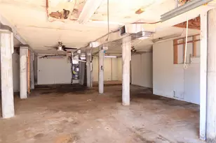 303 Lagoon Dr, Palm Harbor, FL 34683 - Photo 19