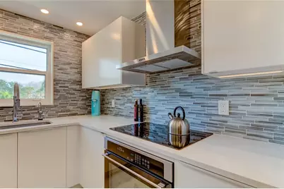 3575 Gulf Boulevard #204, Saint Pete Beach, FL 33706 - Photo 11