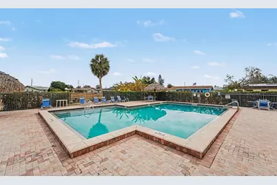 4800 Lake Villa Drive, Clearwater, FL 33762 - Photo 5