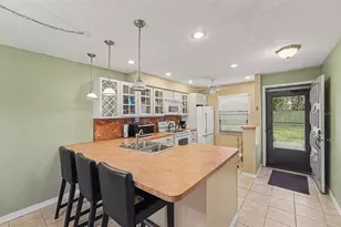 4800 Lake Villa Dr, Clearwater, FL 33762 - Photo 7