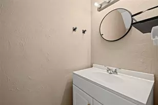 1836 N Crystal Lake Dr, Lakeland, FL 33801 - Photo 11