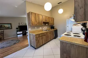 7715 Willow Park Dr, Temple Terrace, FL 33637 - Photo 9