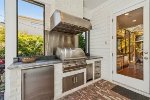 2907 W Hawthorne Rd, Tampa, FL 33611 - Photo 49