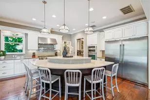 2907 W Hawthorne Rd, Tampa, FL 33611 - Photo 5