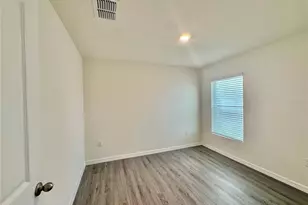 36015 Sunflower Hl Dr, Zephyrhills, FL 33541 - Photo 21