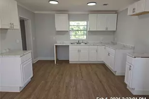 604 E College Ave, Ruskin, FL 33570 - Photo 3