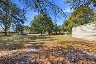 10405 N Woodmere Rd, Tampa, FL 33617 - Photo 41