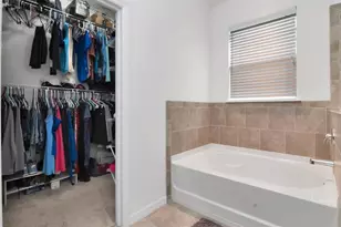 5446 Suncatcher Dr, Wesley Chapel, FL 33545 - Photo 11