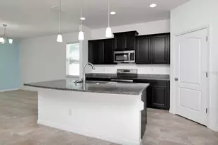 5446 Suncatcher Dr, Wesley Chapel, FL 33545 - Photo 3