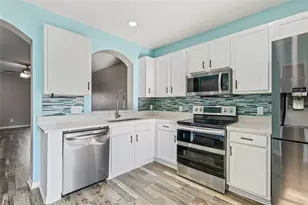 16302 Swan View Cir, Odessa, FL 33556 - Photo 15