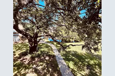 2915 Pointeview, Tampa, FL 33611 - Photo 5