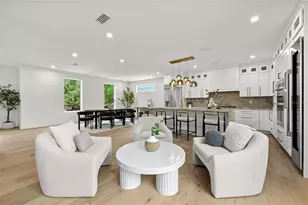 3228 W Oakellar Ave, Tampa, FL 33611 - Photo 15