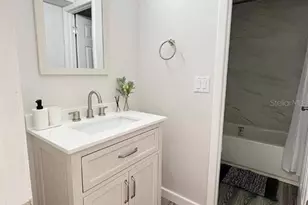 12216 Noreast Lake Dr, Tampa, FL 33612 - Photo 19