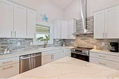 605 115th Avenue, Treasure Island, FL 33706 - Photo 9