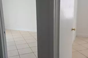 7914 Woodgrove Cir, Tampa, FL 33615 - Photo 9