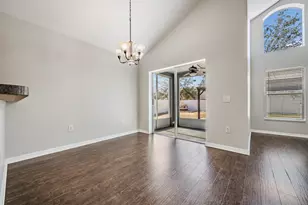 11237 Lake Lanier Dr, Riverview, FL 33569 - Photo 9
