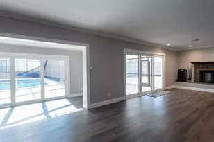 712 Camellia Ct, Seffner, FL 33584 - Photo 7