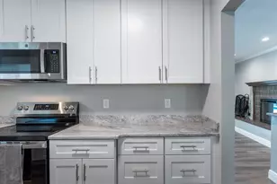 712 Camellia Ct, Seffner, FL 33584 - Photo 5