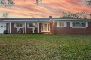 712 Camellia Ct, Seffner, FL 33584 - Photo 1