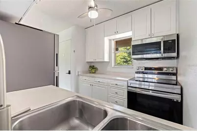 10423 Carrollbrook Circle #203, Tampa, FL 33618 - Photo 7