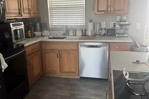 10093 Santiago Ct, Seminole, FL 33776 - Photo 5