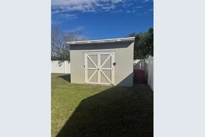 10093 Santiago Court, Seminole, FL 33776 - Photo 17