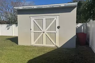 10093 Santiago Ct, Seminole, FL 33776 - Photo 17