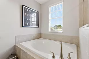 10222 Count Fleet Dr, Ruskin, FL 33573 - Photo 37