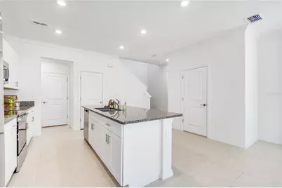 10811 Fowlers Bluff Court, Tampa, FL 33647 - Photo 5