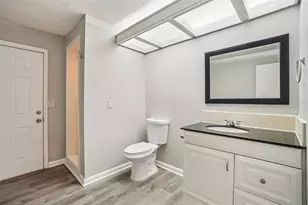 4218 Water Oaks Ln, Tampa, FL 33618 - Photo 15