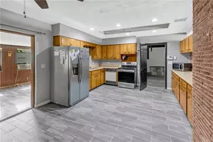 310 Kenmore Rd, Brandon, FL 33511 - Photo 9