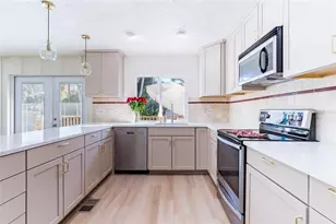 1870 Nebraska Ave NE, Saint Petersburg, FL 33703 - Photo 13