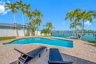 7905 9th Ave S, Saint Petersburg, FL 33707 - Photo 3