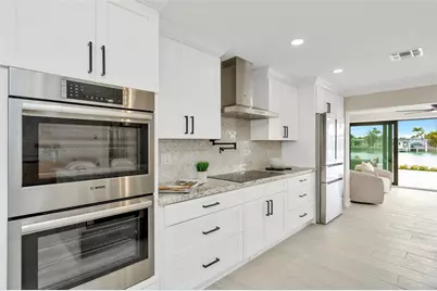 825 116th Avenue, Treasure Island, FL 33706 - Photo 11