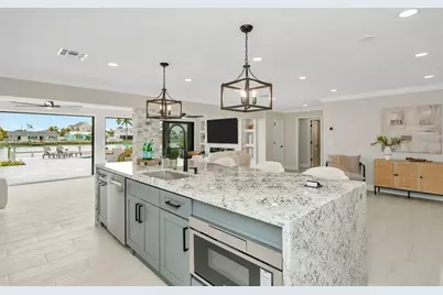 825 116th Avenue, Treasure Island, FL 33706 - Photo 9