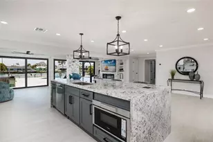825 116th Ave, Treasure Island, FL 33706 - Photo 11
