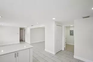 3808 Coral Dr, Tampa, FL 33619 - Photo 7