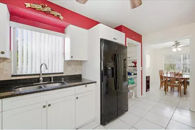 2101 W Kyra Drive, Tampa, FL 33612 - Photo 13