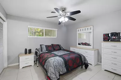 2101 W Kyra Drive, Tampa, FL 33612 - Photo 19