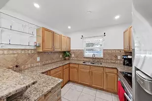 3306 E Chelsea St, Tampa, FL 33610 - Photo 13