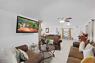 3306 E Chelsea St, Tampa, FL 33610 - Photo 9