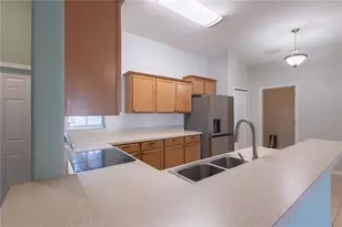 8022 Alamosa Wood Ave, Ruskin, FL 33573 - Photo 9