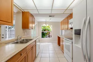 709 Lemonwood Dr, Oldsmar, FL 34677 - Photo 15