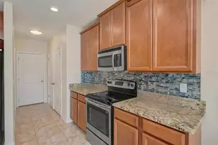 1902 Hawks View Dr, Ruskin, FL 33570 - Photo 11